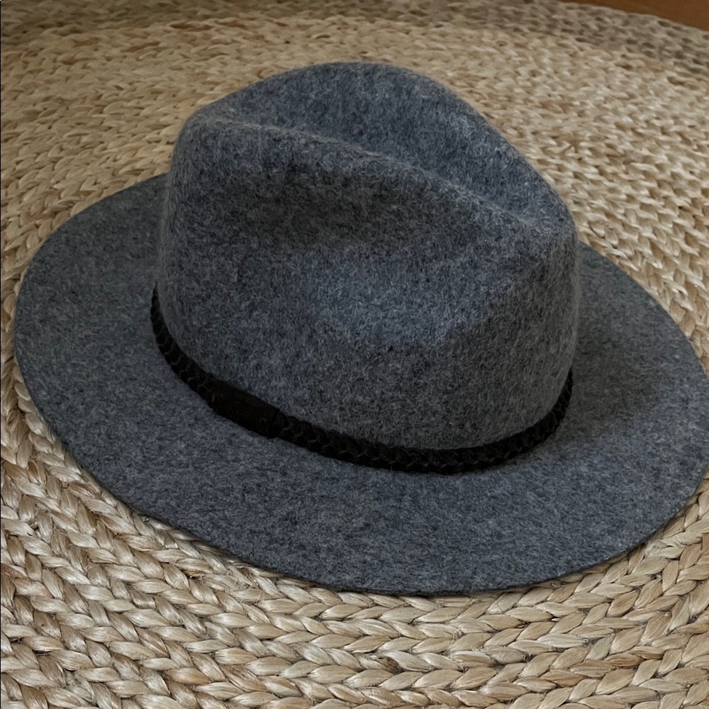 Billabong Gray Wool Hat with Black Trim